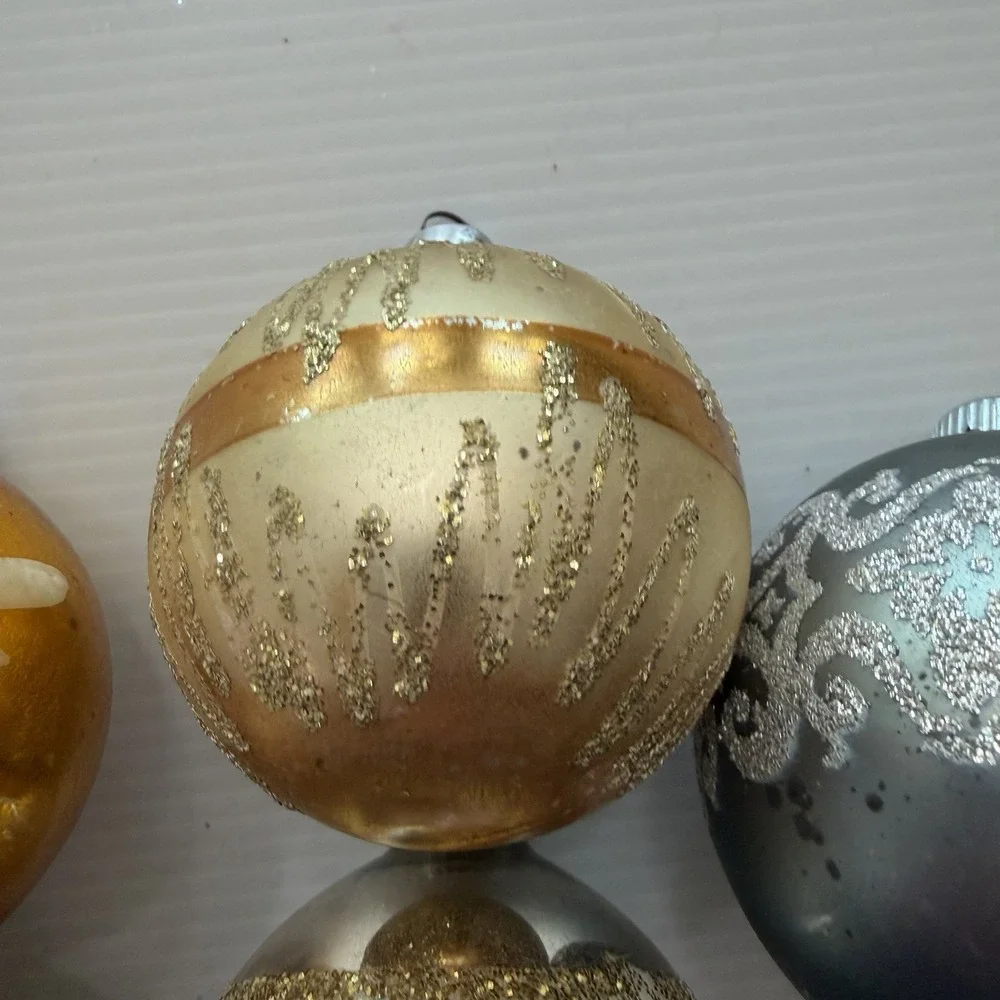 Lot Of 7 Vintage Glass Christmas Ornaments Mercury Glass Poinsettia Glitter MCM